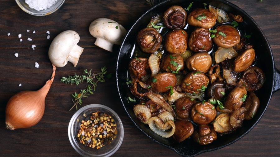 Sautéed mushrooms with shallots, a plant-based source of vitamin D